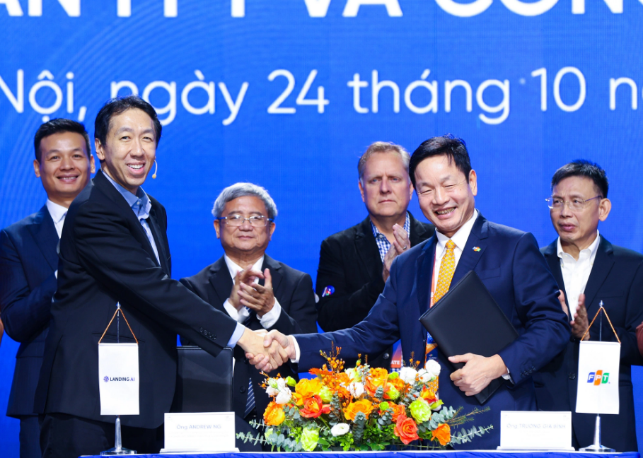 FPT Corporation signs an agreement with Landing AI to develop its computer vision. Photo: Hoang Nam / Tuoi Tre