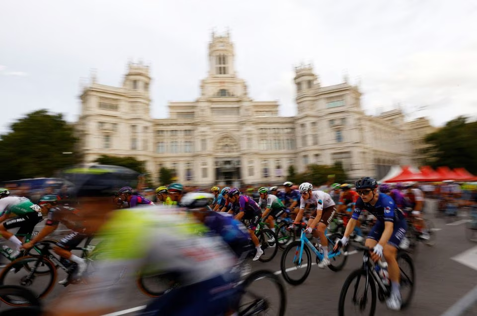 Cycling - Vuelta a Espana - Stage 21 - Hipodromo de la Zarzuela to Madrid - Spain - September 17, 2023 General view of riders during Stage 21. Photo: Reuters