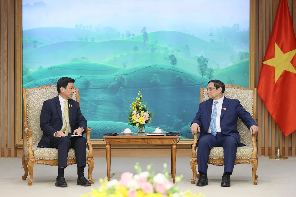Prime Minister Pham Minh Chinh (R) hosts Thai Deputy Prime Minister and Foreign Minister Parnpree Bahiddha-Nukara. Photo: Vietnam News Agency