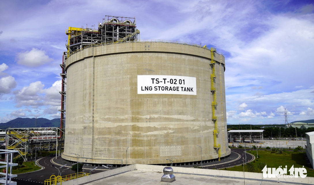 An LNG storage tank at the Thi Vai LNG terminal in Ba Ria – Vung Tau Province, southern Vietnam. Photo: Dong Ha / Tuoi Tre